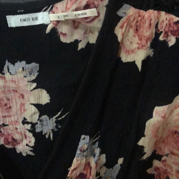 FLORAL CROP LONG SLEEVE - Picture 2 of 4